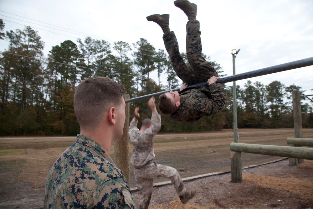 SOI-E Marines perform in a squad competition