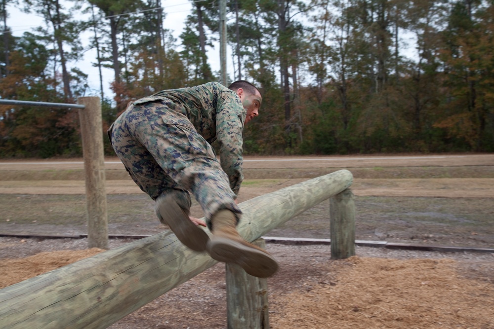 SOI-E Marines perform in a squad competition