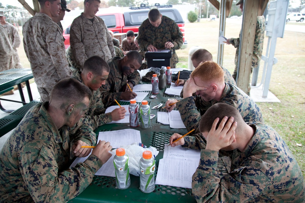 SOI-E Marines perform in a squad competition