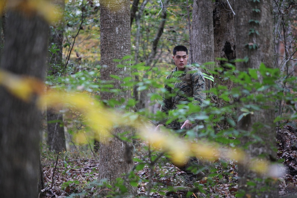 SOI-E Marines perform in a squad competition