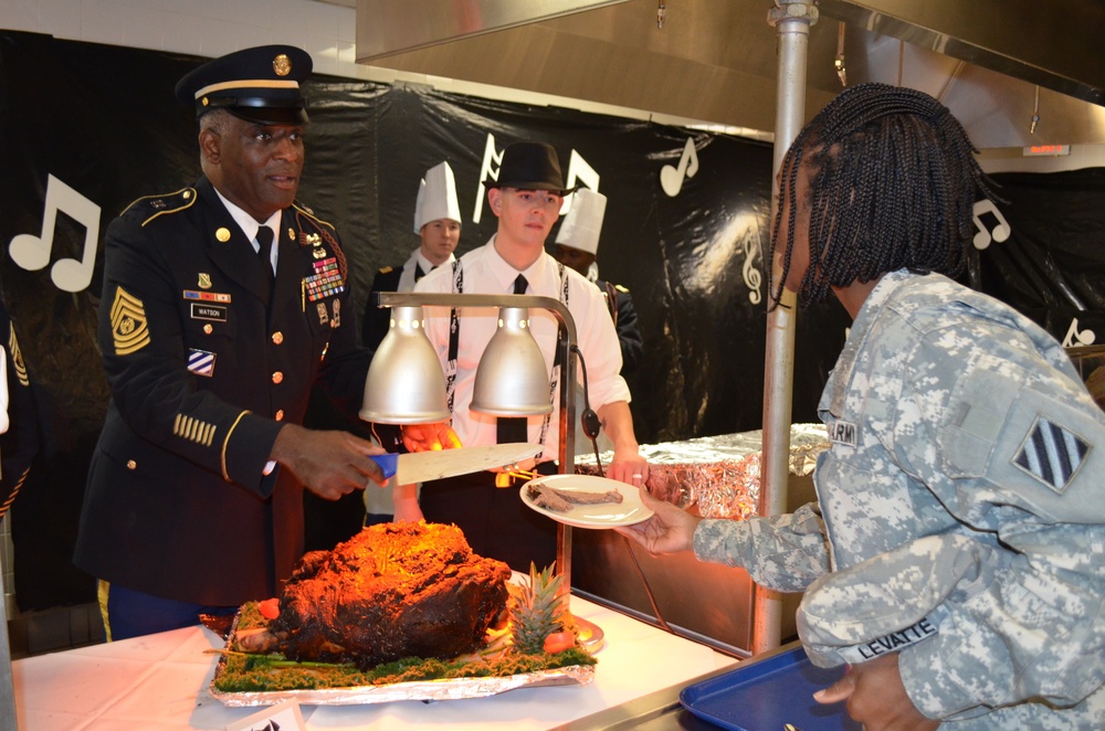 3rd Infantry Division Thanksgiving tour of dining facilities