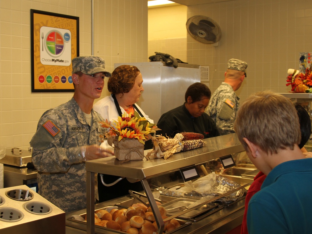 Lifeliners serve food and more at Mahaffey Middle School