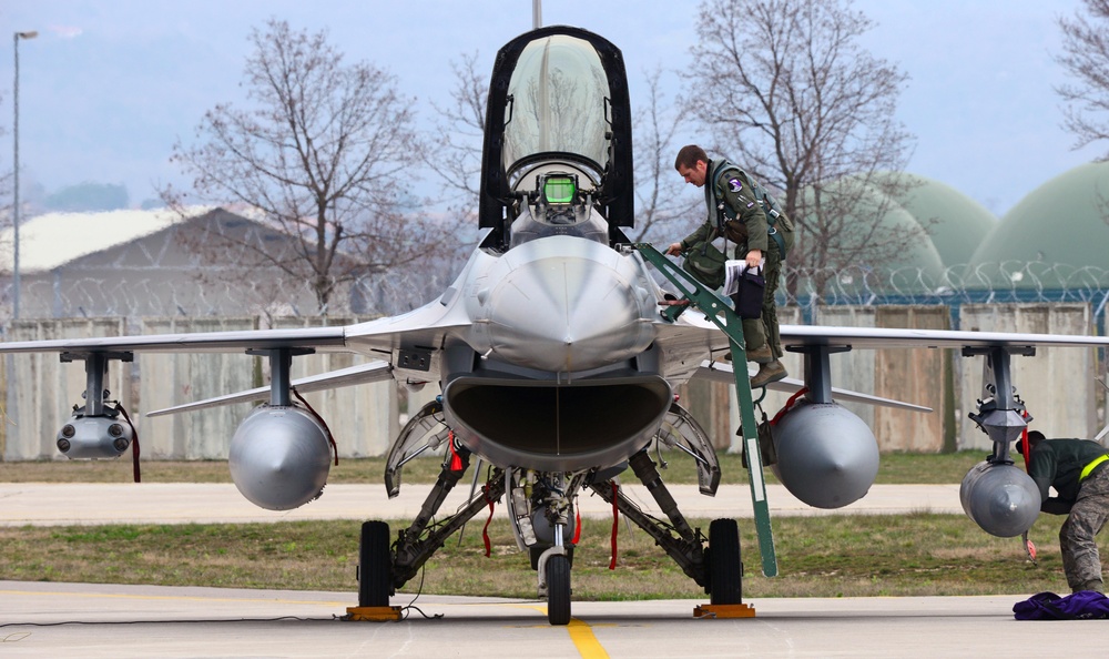 510th Fighter Squadron returns from training