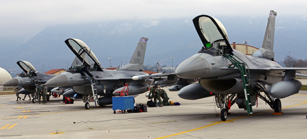 510th Fighter Squadron returns from training