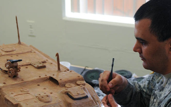 Soldiers create works of art for Thanksgiving
