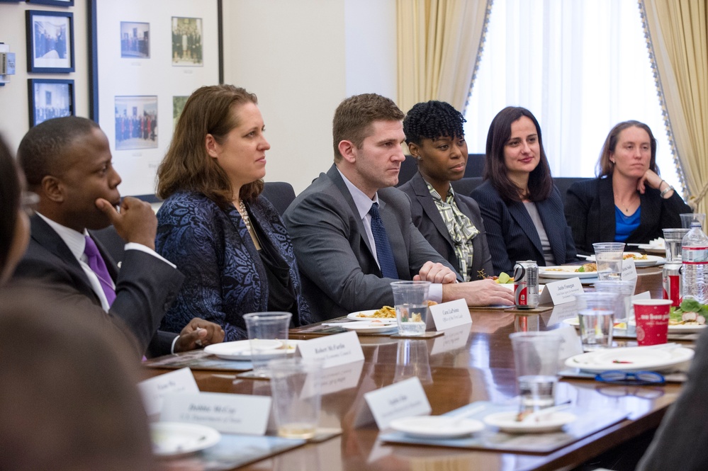 Chairman speaks with 2013 White House Fellows