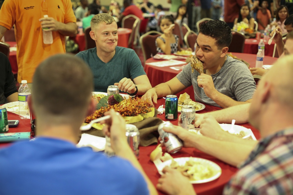 Guam USO provides Thanksgiving meal to service members
