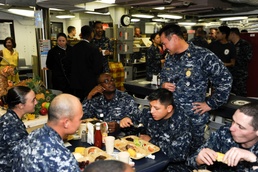 Pacific Fleet commander, fleet master chief visit USS Michael Murphy sailors on Thanksgiving