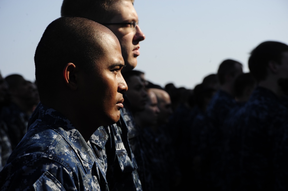Sailors listen at CNO/MCPON all-hands call
