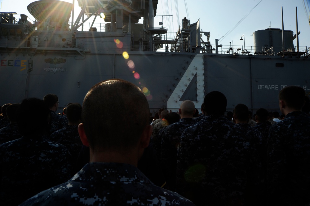 CNO/MCPON visit Boxer