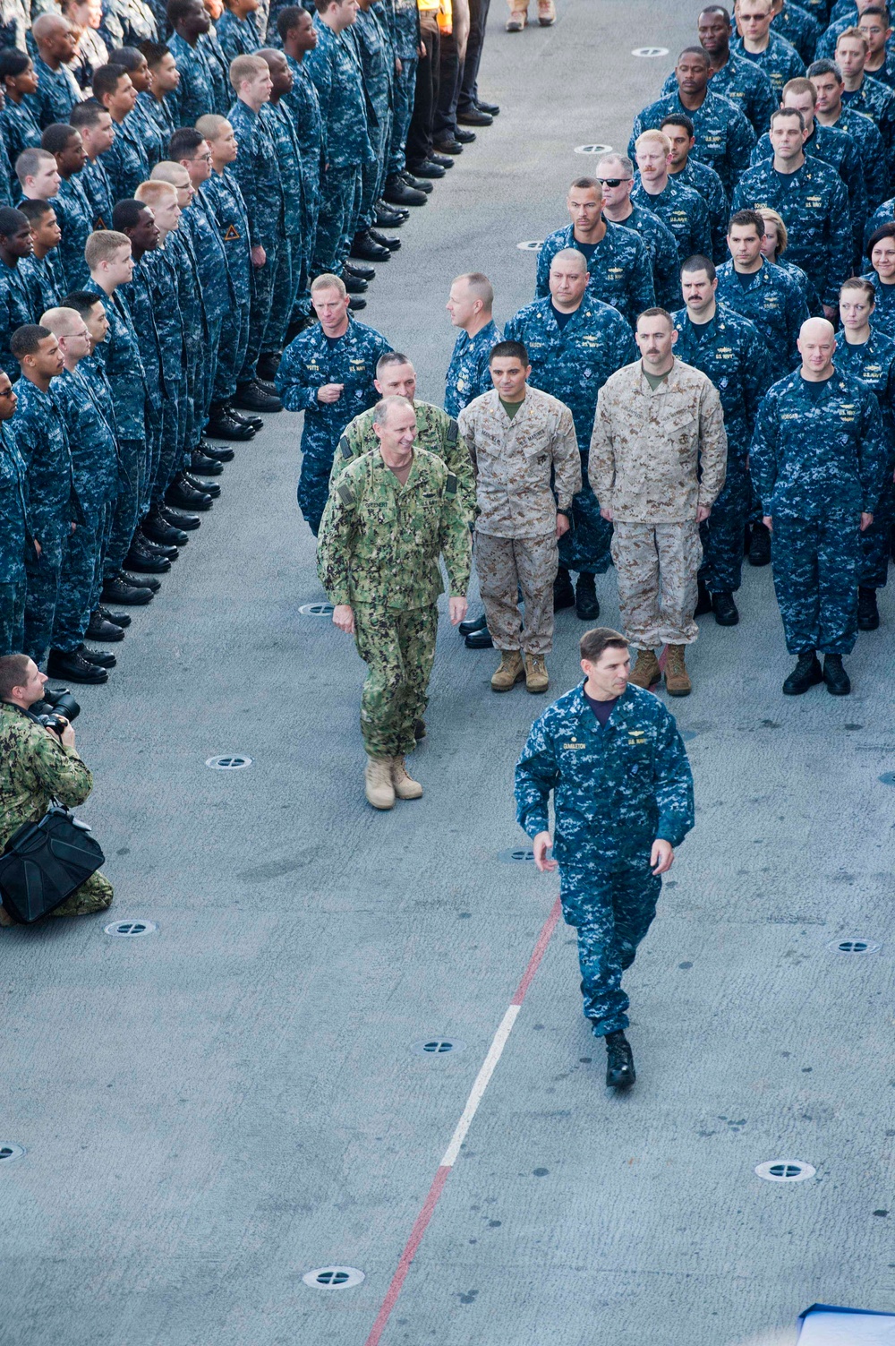 CNO/MCPON visit Boxer