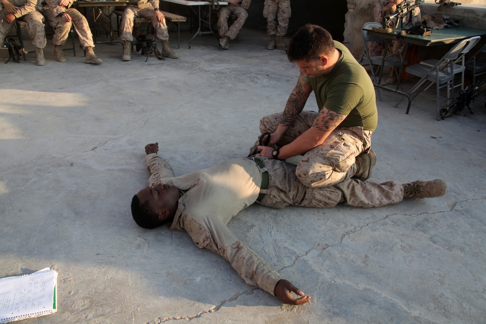 Weapons Co. 3/7 Combat Life Saver (CLS)Training