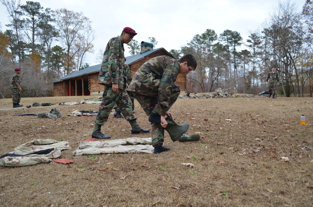 JROTC Air Force cadets do Army training