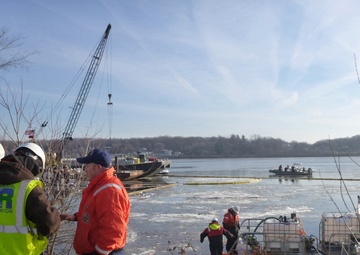 Mississippi River towboat incident response continues