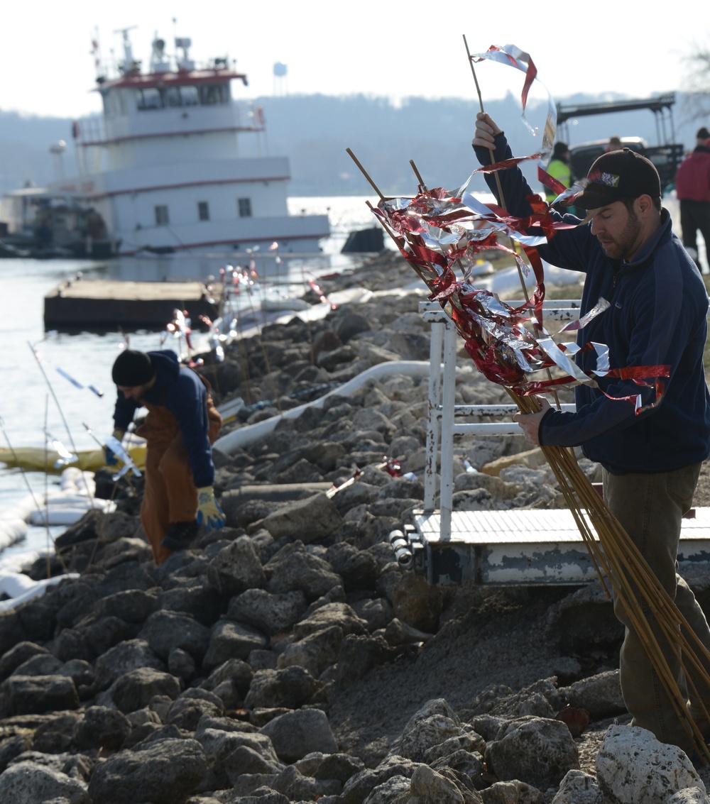 Mississippi River towboat incident response continues