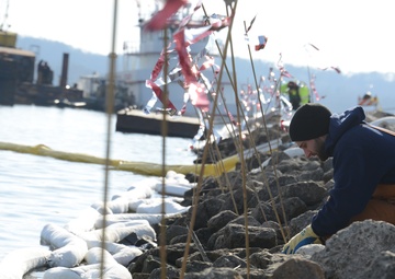 Mississippi River towboat incident response continues