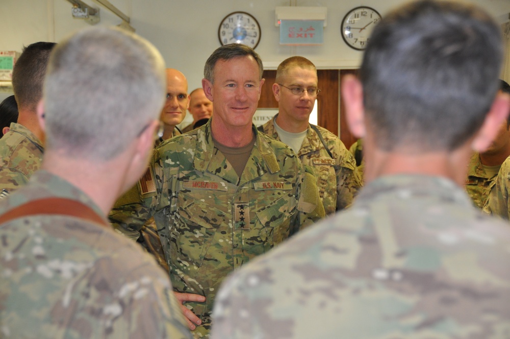 Leaders pay visit to Bagram during Thanksgiving
