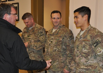 Leaders pay visit to Bagram during Thanksgiving
