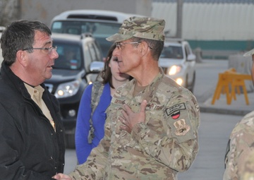 Leaders pay visit to Bagram during Thanksgiving