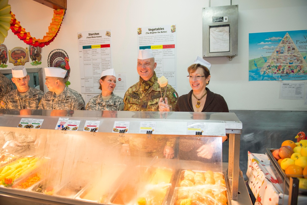 SACEUR, ambassador visit MNBG-E troops on Thanksgiving
