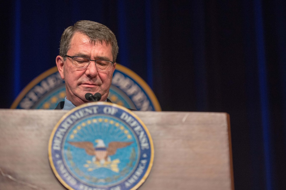 DoD bids Deputy Defense Secretary Carter adieu