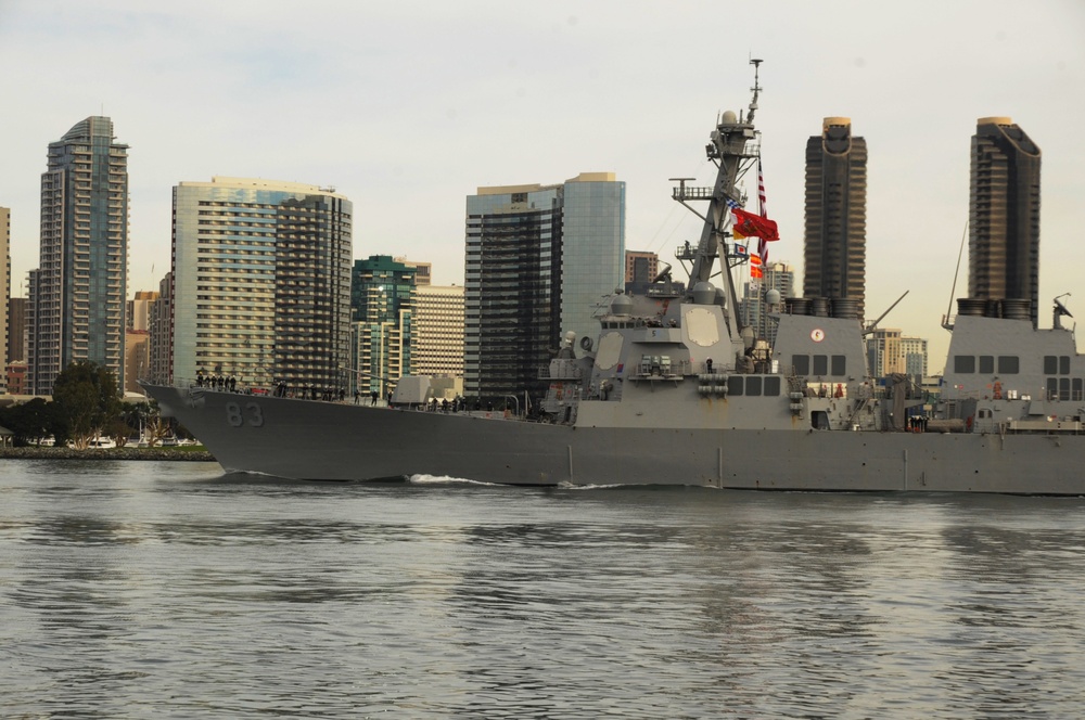 USS Howard leaves on deployment to Western Pacific Ocean