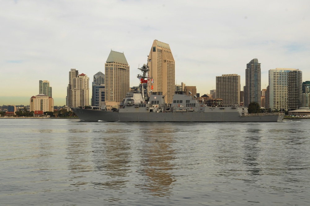 USS Howard leaves on deployment to Western Pacific Ocean