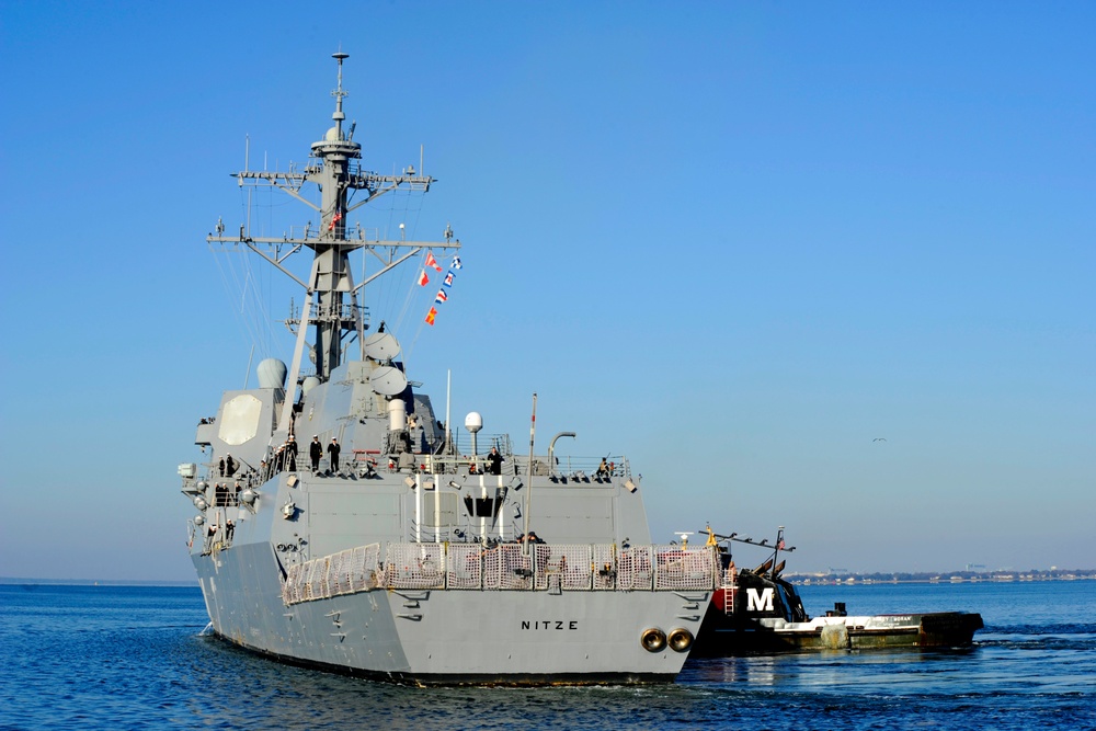 DVIDS - Images - USS Nitze (DDG 94) leaves for deployment [Image 3 of 3]