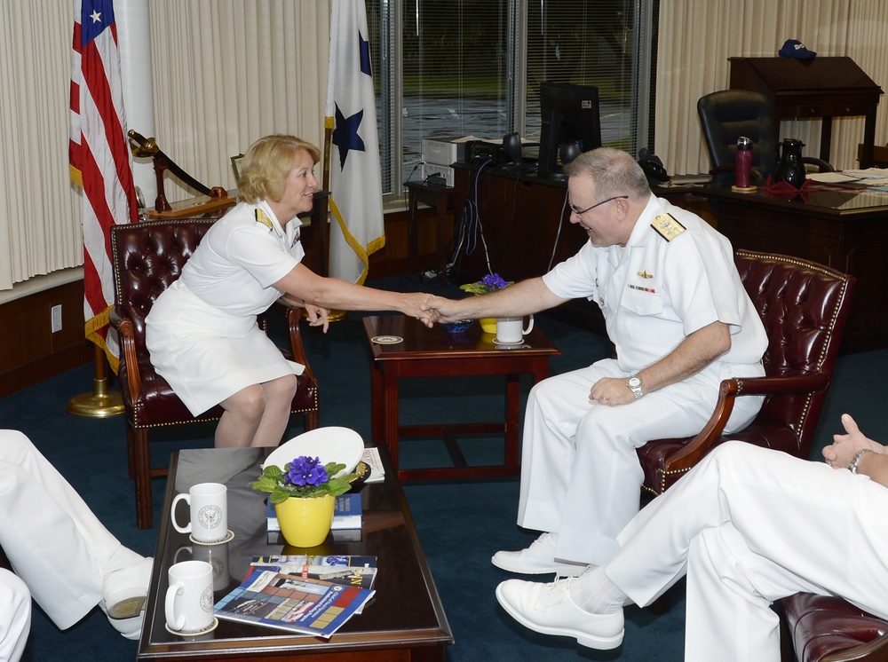 Commander meets head of Brazilian navy delegation