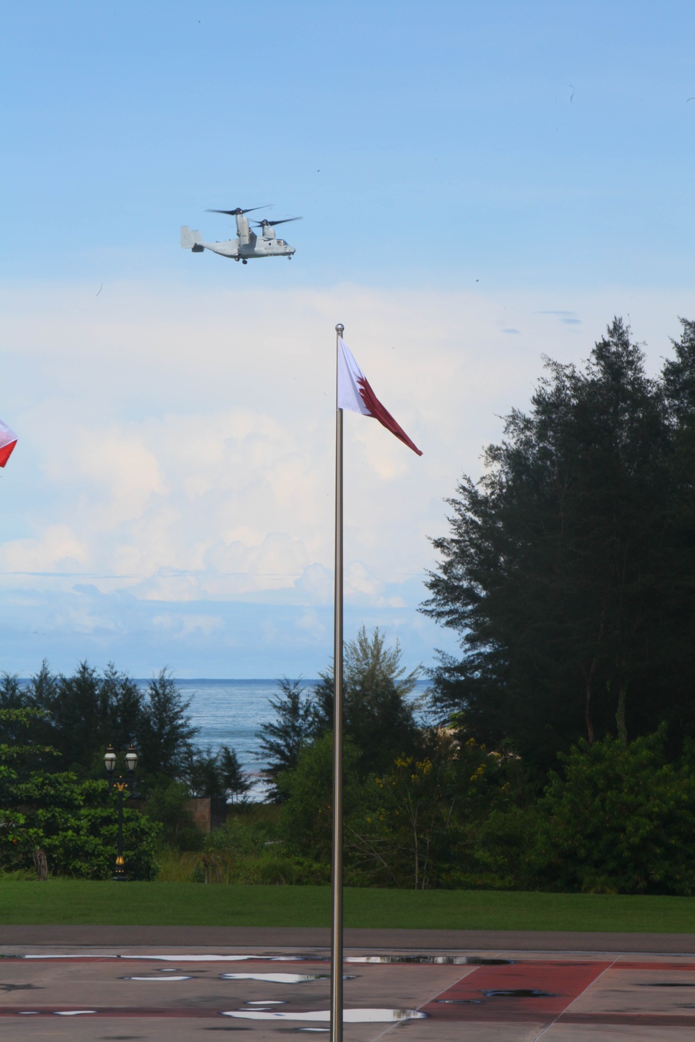 Ospreys perform at BRIDEX 13 air demonstration in Brunei