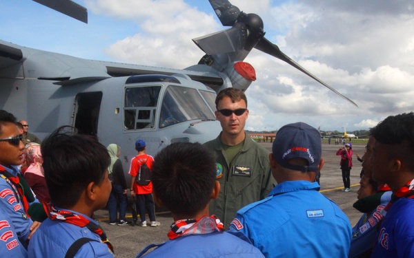 SOAS College Air Scouts learn about Osprey at BRIDEX 13