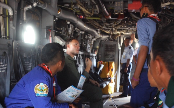 SOAS College Air Scouts learn about Osprey at BRIDEX 13