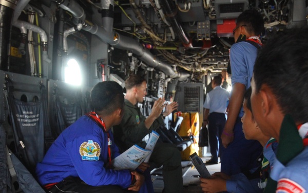 SOAS College Air Scouts learn about Osprey at BRIDEX 13