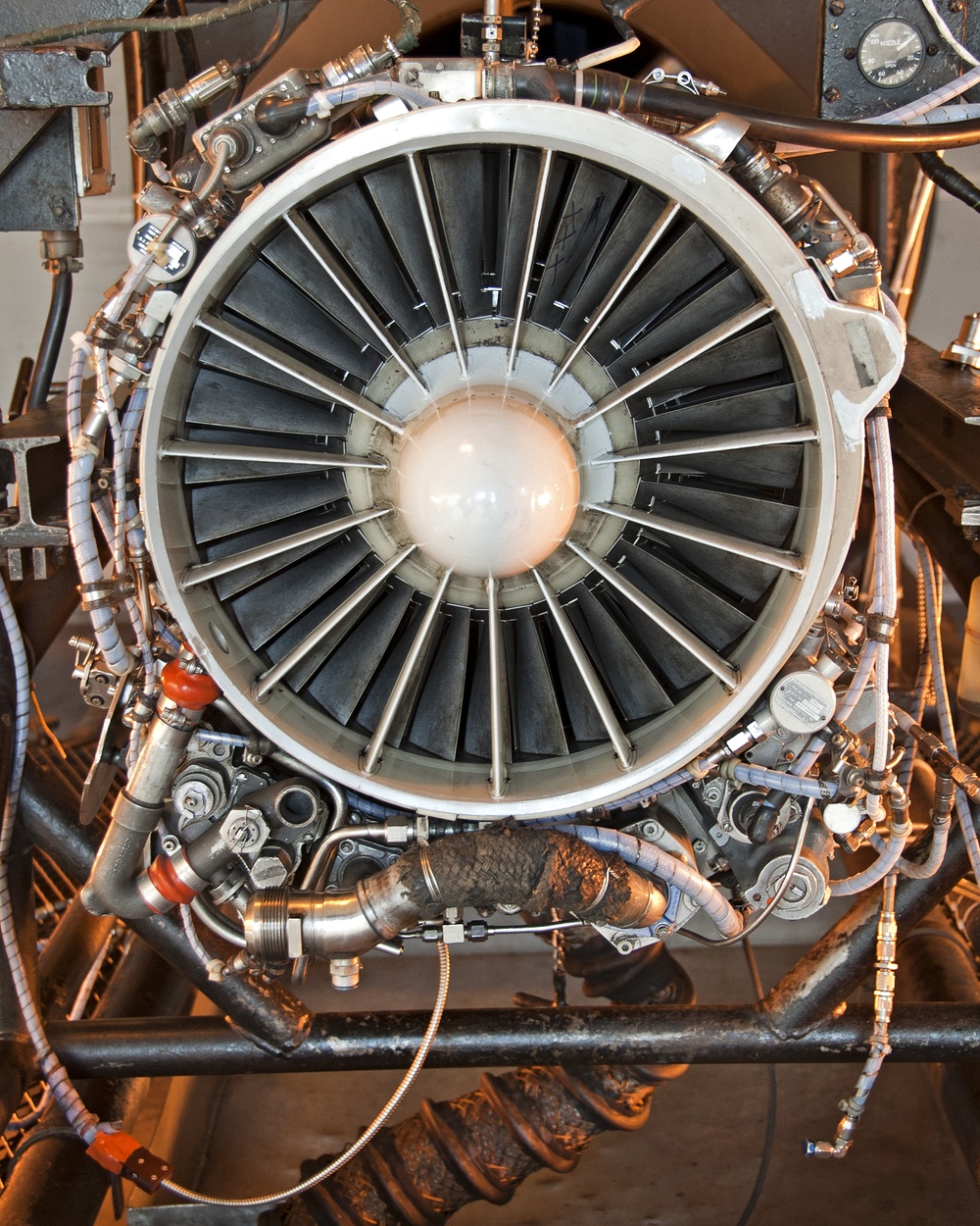 Checking the functionality of a J85-5 engine from a T-38 aircraft