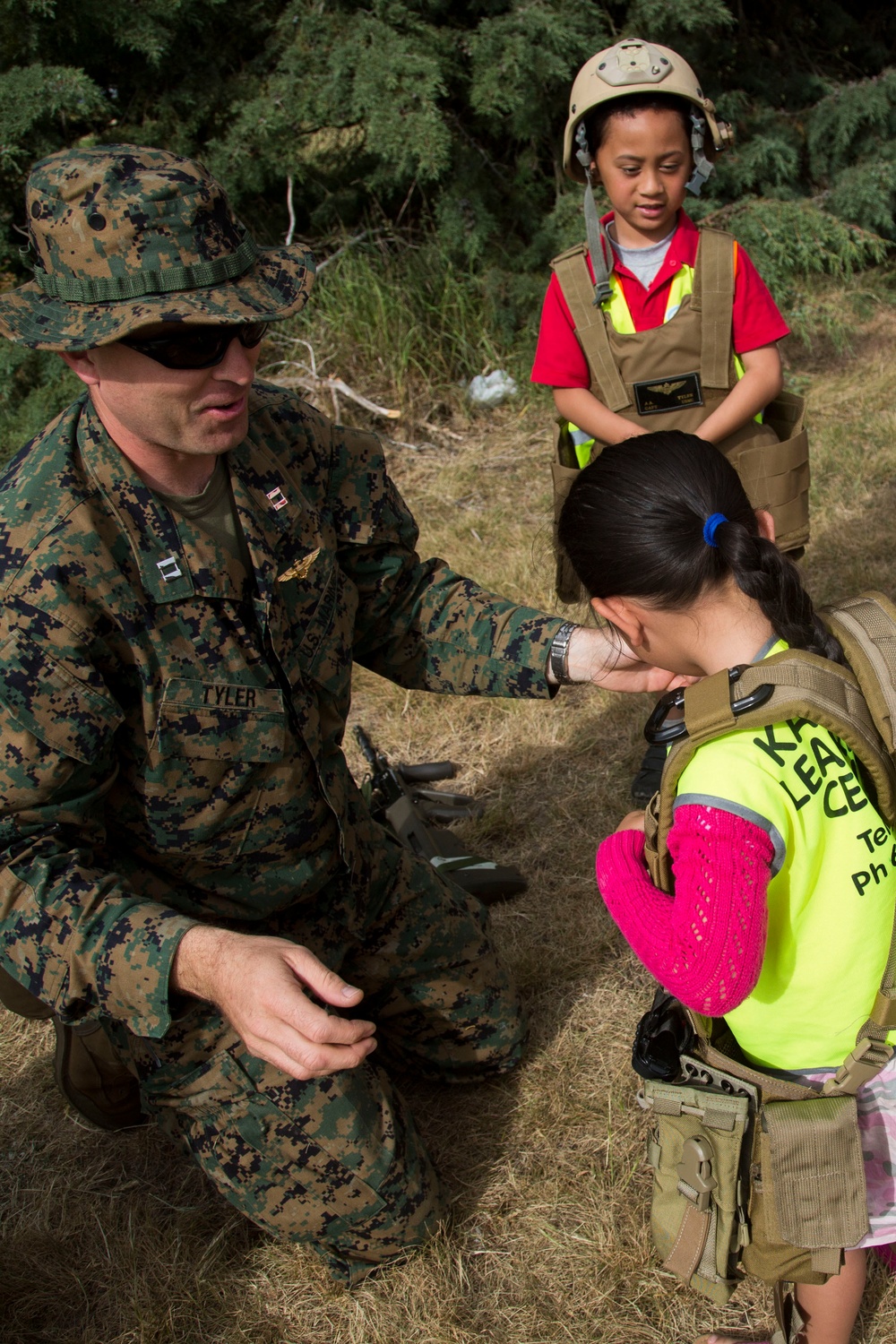 U.S. Marines, New Zealand Soldiers visit preschool during Southern Katipo 2013