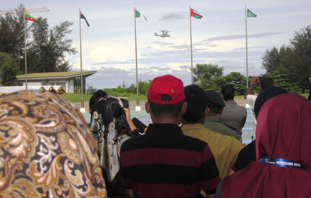 U.S. Marine MV-22B Osprey displays capabilities at BRIDEX13 in Brunei