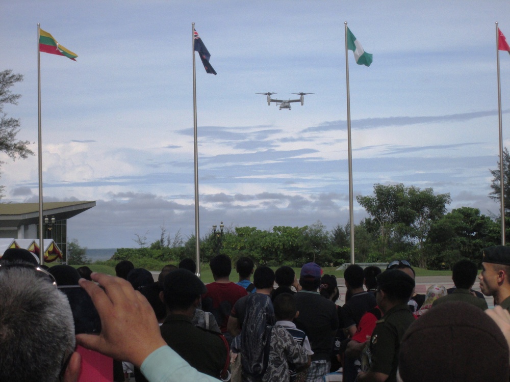 U.S. Marine MV-22B Osprey displays capabilities at BRIDEX13 in Brunei