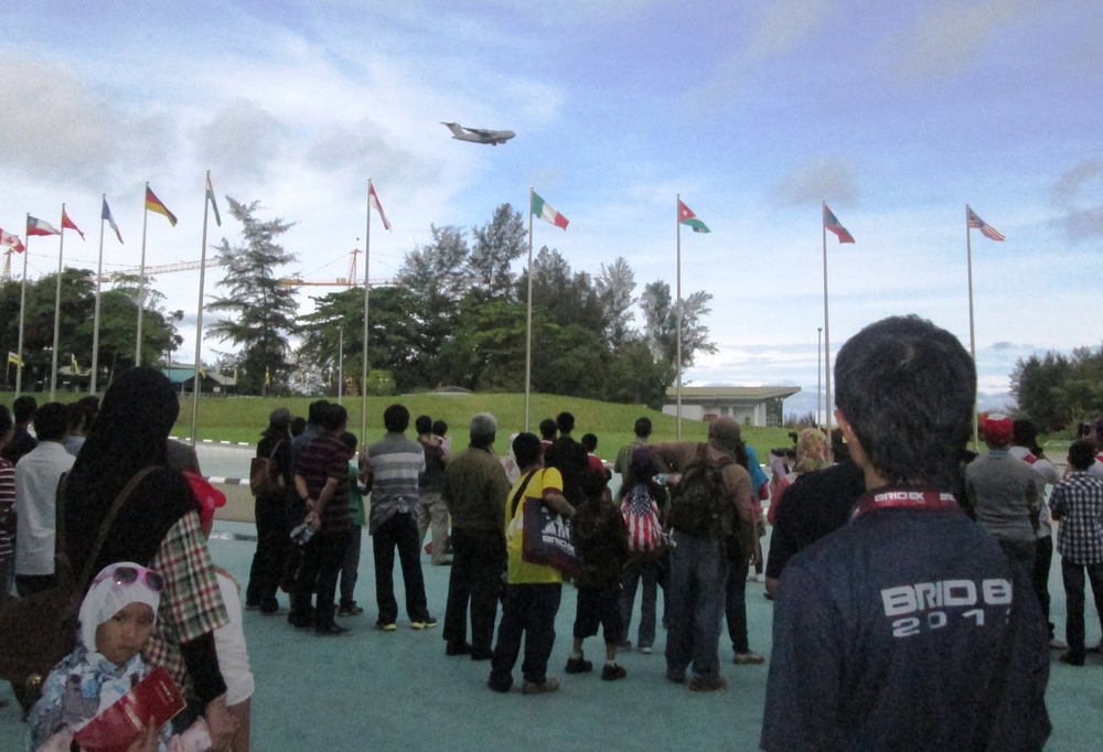 U.S. Air Force C-17 displays capabilities at BRIDEX13 in Brunei