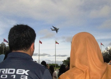 U.S. Air Force C-17 displays capabilities at BRIDEX13 in Brunei