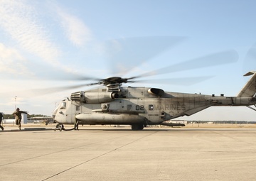 HMH-366 conducts aerial insertion training