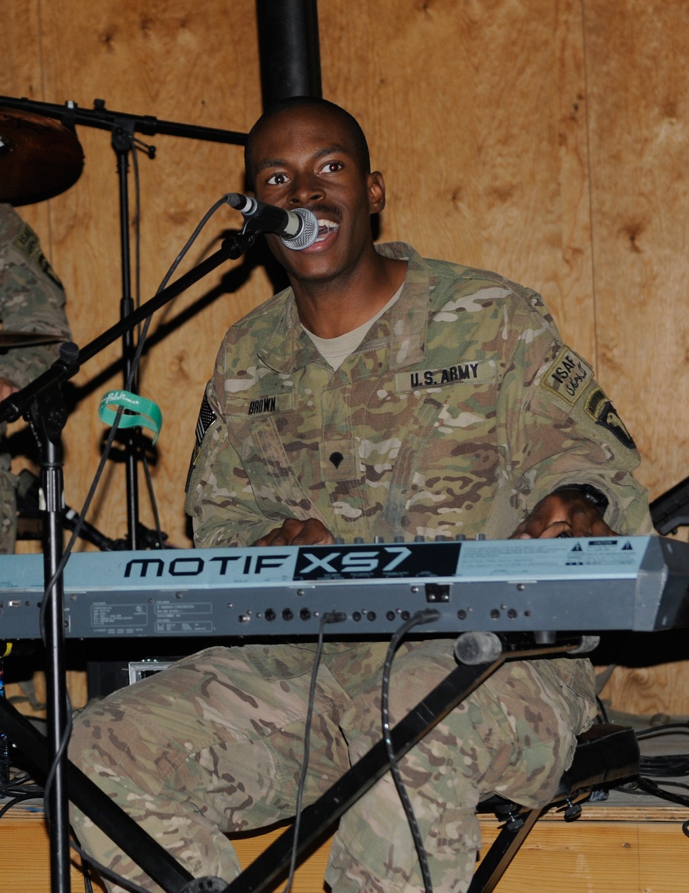 101st Band Cover Down on FOB Gamberi