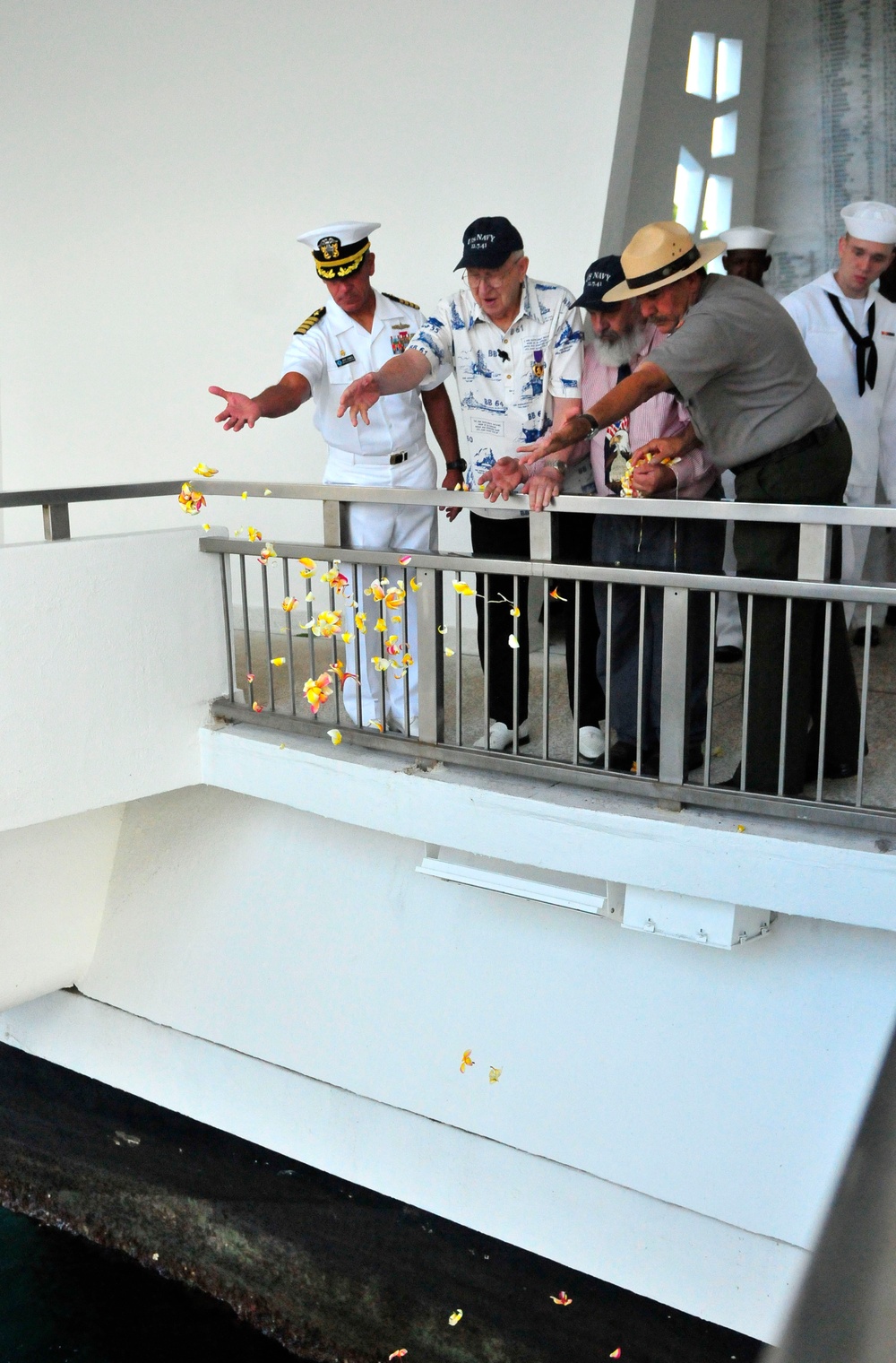 USS Arizona survivor visits memorial