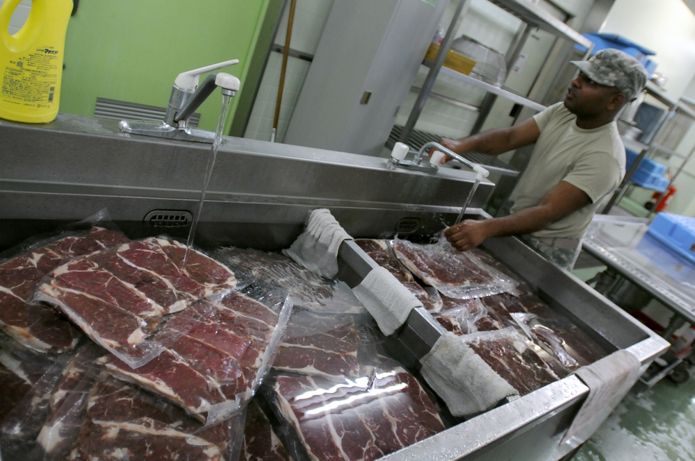 Army Reservists team up to feed service members at Yama Sakura