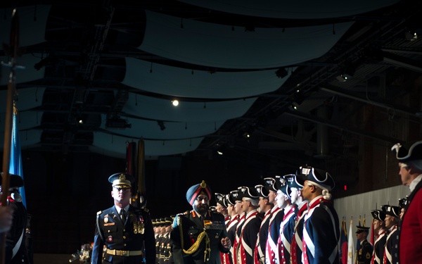 Indian army chief of staff visits with Gen. Ray Odierno