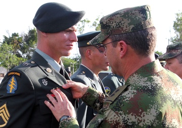 4 American soldiers earn the Colombian title of 'Lancero'