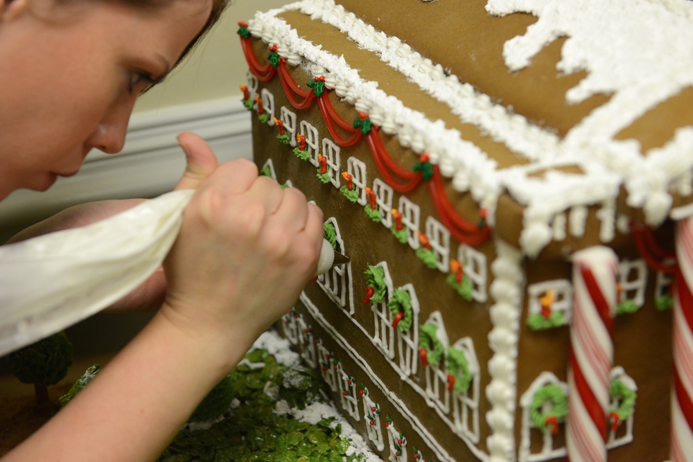Soldiers create gingerbread house of US Capitol in exquisite detail