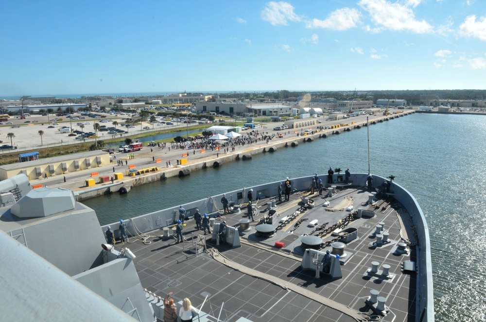 USS New York arrives at new home port