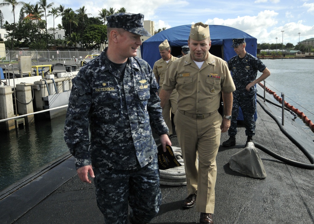 Submarine tours