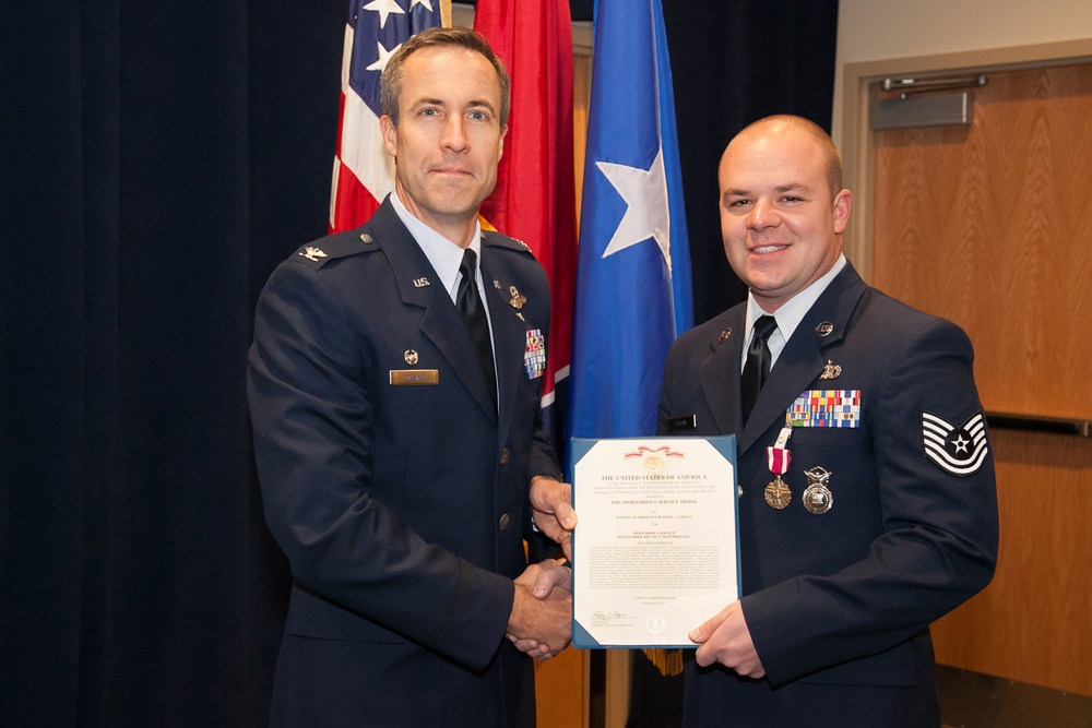 Tech. Sgt. Russell Logan receives MSM award