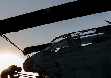 Marines, Sailors train to deploy